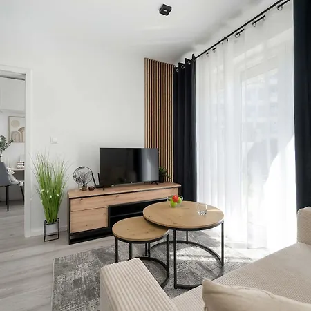 Apartman Comfortable For 4 Guests With Terrace, Garden And Projector By Renters Wrocław